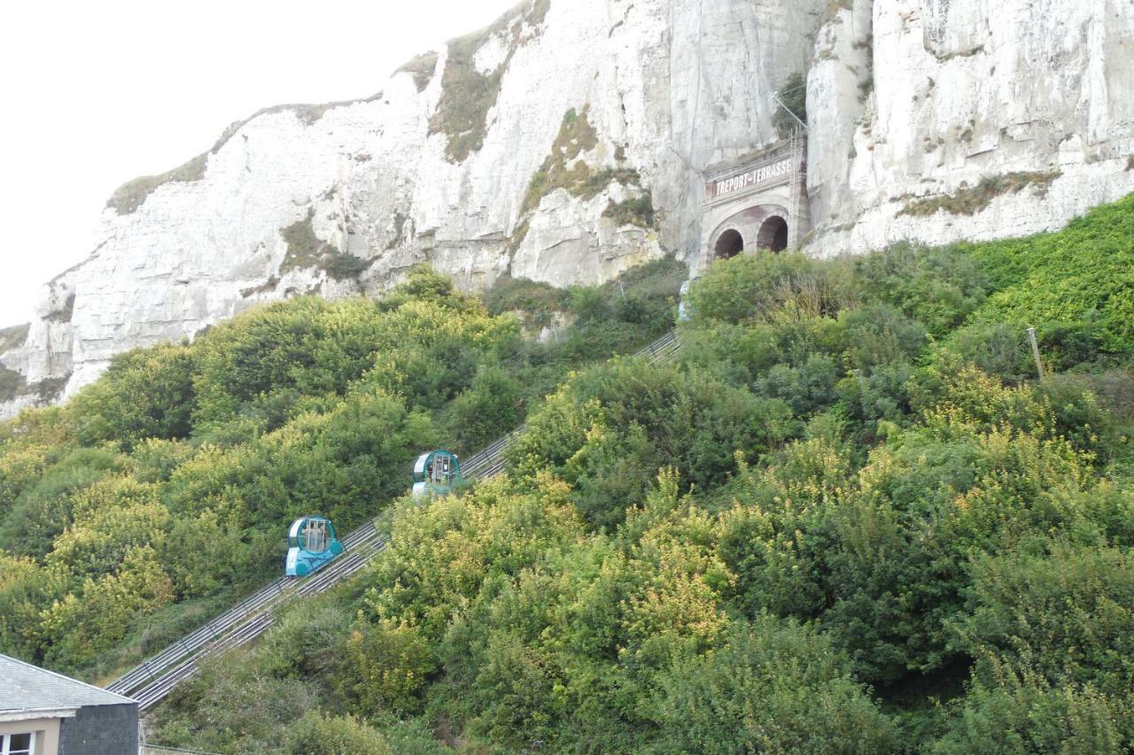 L' Entre Et Falaise Le Tréport